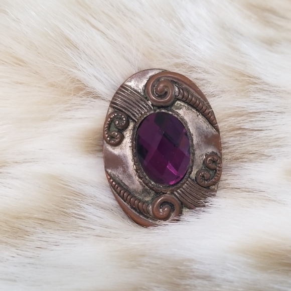 Vintage Jewelry - Unique Vintage Pendant with Purple Stone Vintage Jewelry - Unique Vintage Pendant with Purple Stone